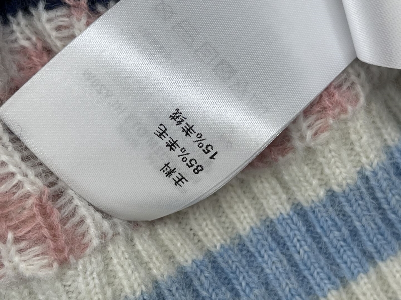 l0vis Vvtt0n sweaters